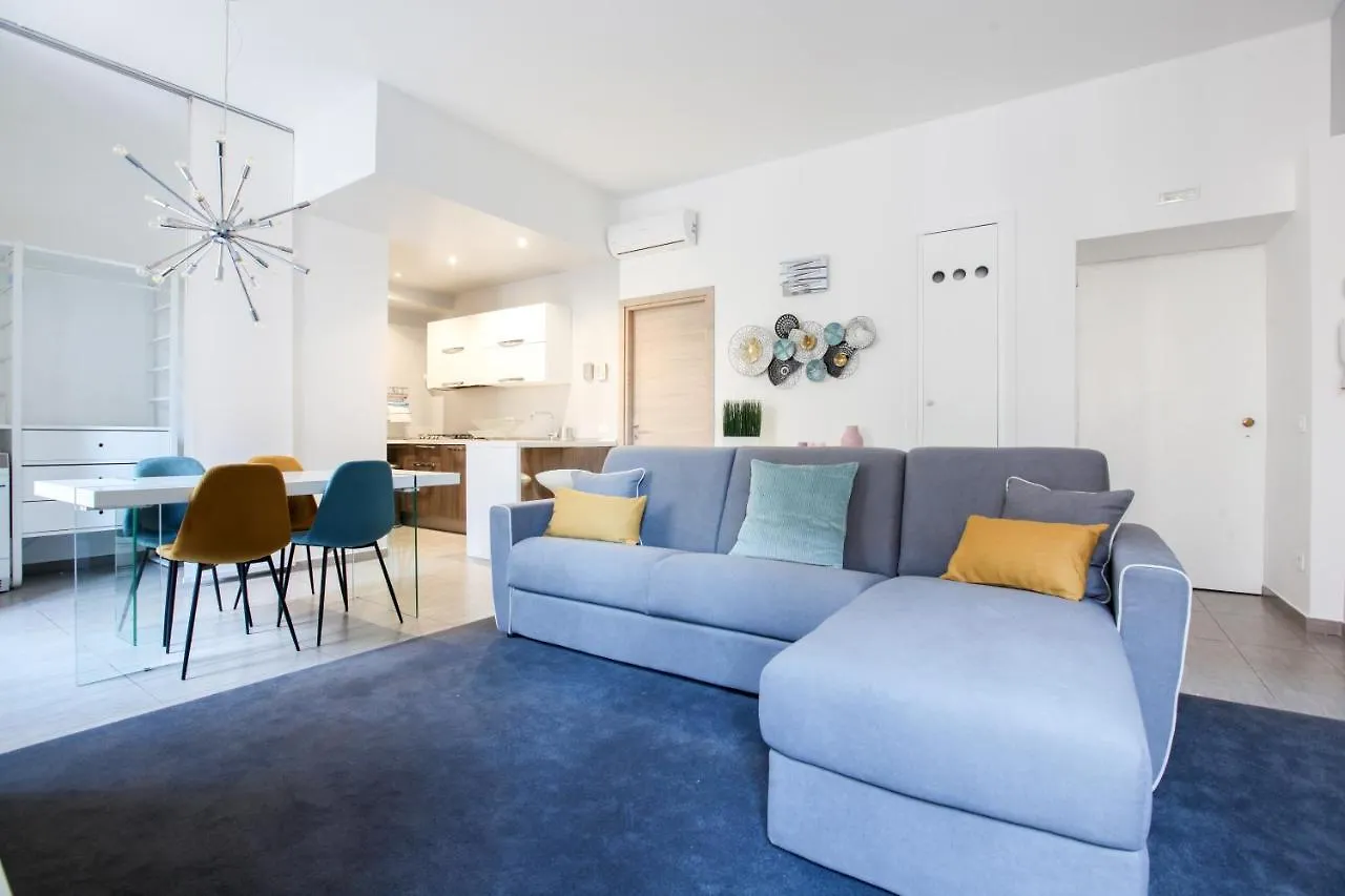 Modern Apartment Close To Shopping District Milan 0*,  Italy