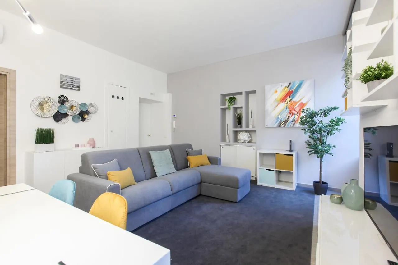 Modern Apartment Close To Shopping District Milan