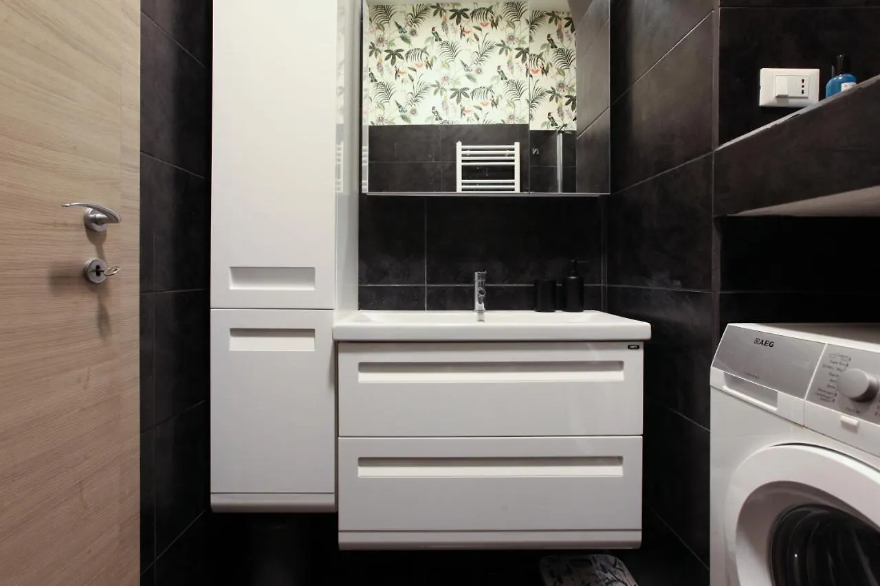 Modern Apartment Close To Shopping District Milan
