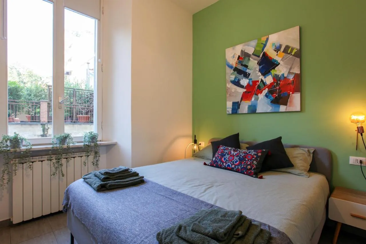Modern Apartment Close To Shopping District Milan 0*,  Italy